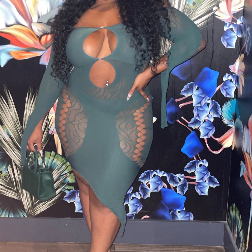Poster girl official Charlotte dress